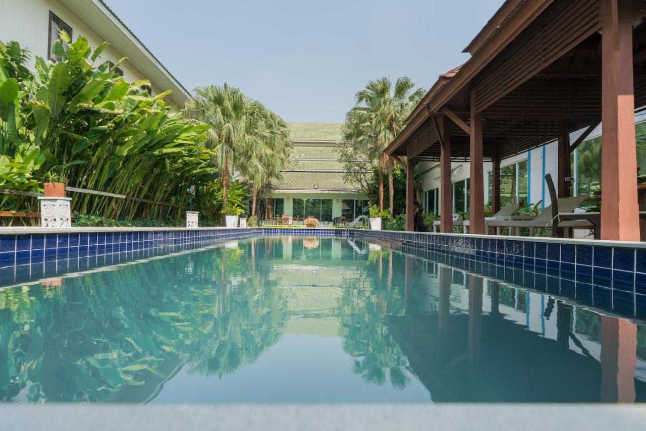 Bangkok Natural Spa Resort And Suite ภายนอก รูปภาพ